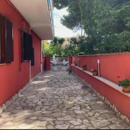 Brezza Marina Mare-roma San Pietro Apartament *